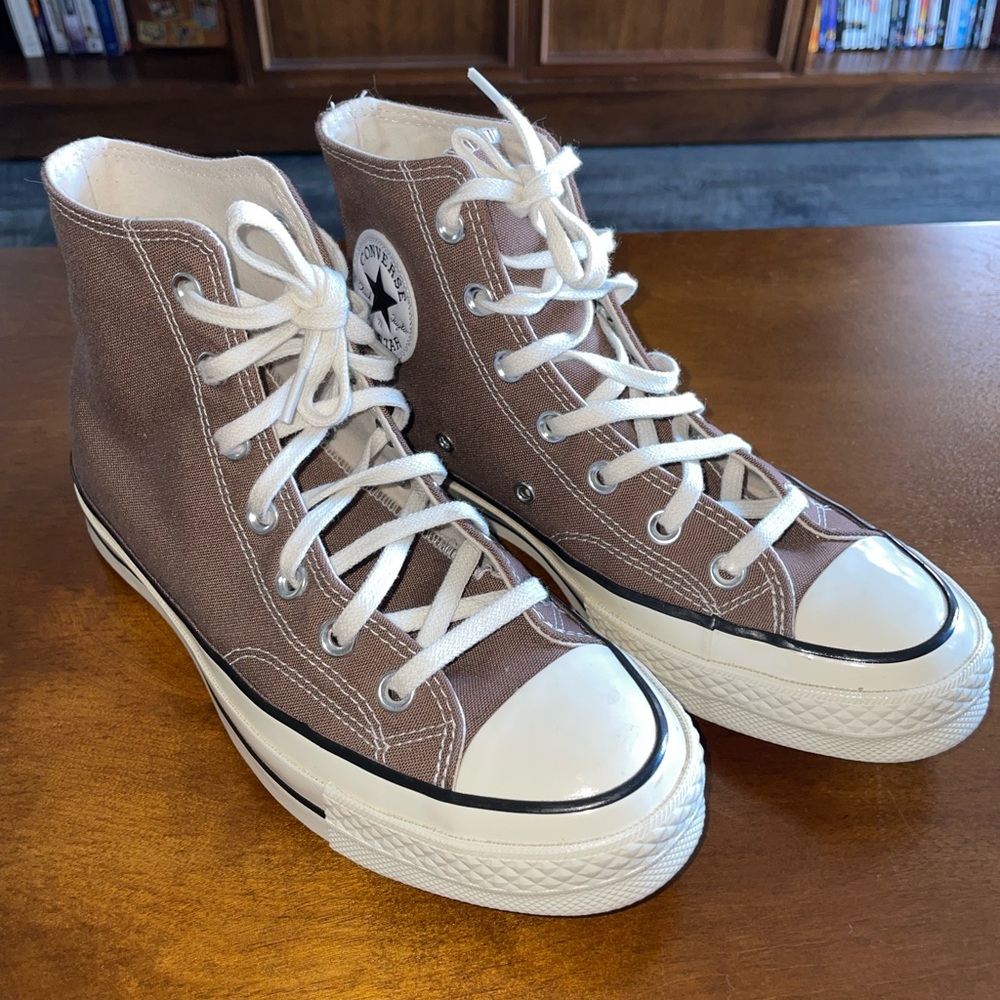 Brown converse all star chuck Taylor high tops